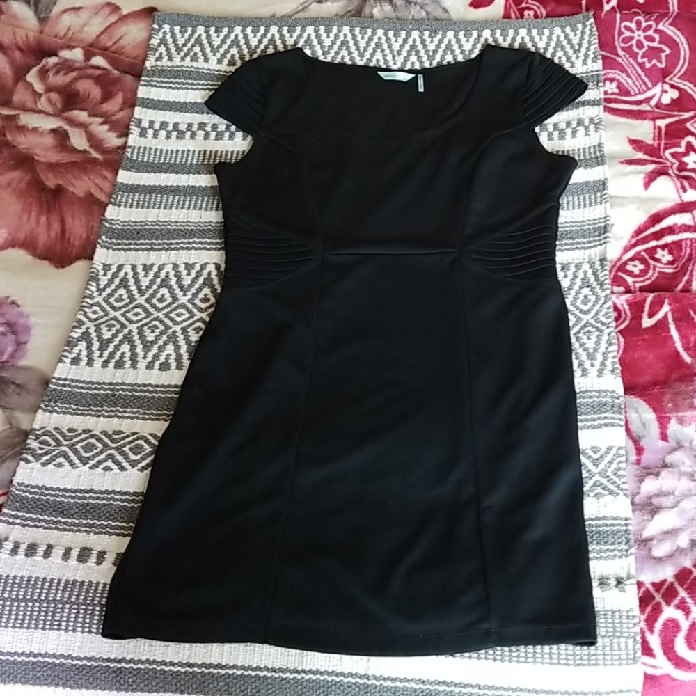 Slimfabulous Black Dress